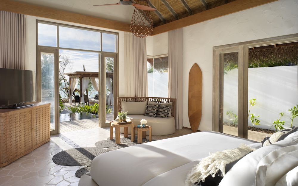 Sunset Deluxe Beach Villa with Pool at Sirru Fen Fushi Private Lagoon Resort thumbnail 6